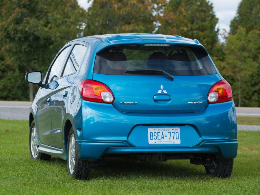  Mitsubishi Mirage 2013 года  (US) (фото 13 из 30)